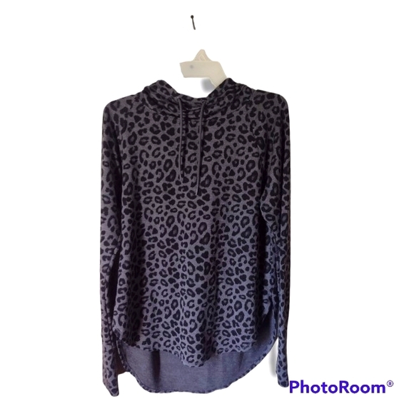 ATHLETIC WORKS®™ Black & Grey Leopard Printed Pull-Over Hooded Top - Picture 1 of 6